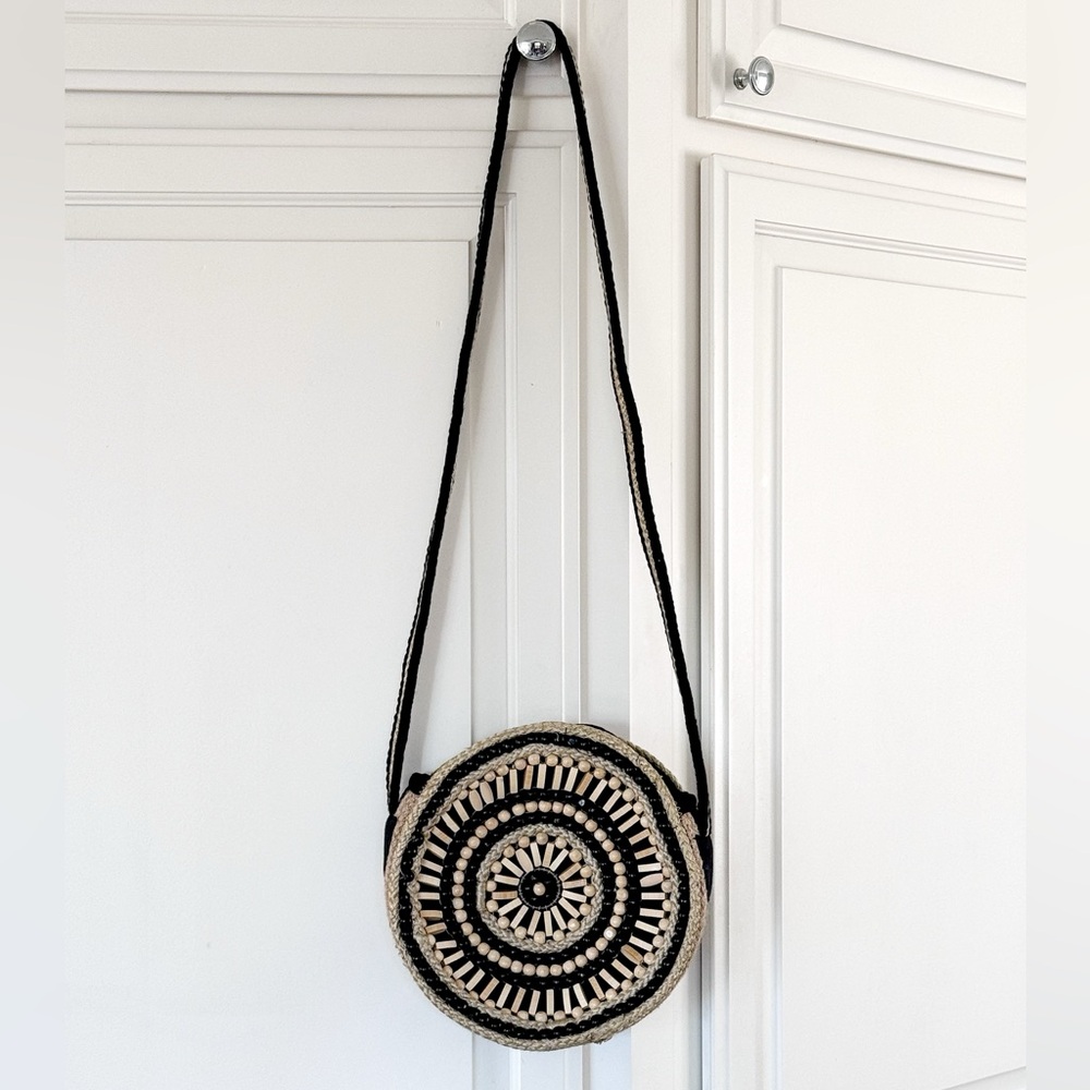 Stylish Studio Collection Wood Bead Woven Round Crossbody Bag - Picture 9 of 13
